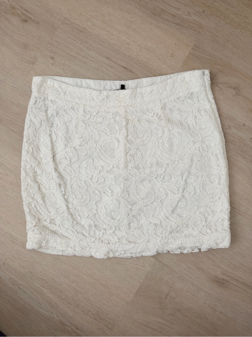 TART White Lace Mini Skirt Women's Skirt SIZE large